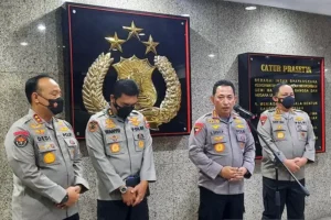 Kapolri Tinjau Kesiapan Pelayanan Transportasi Udara di Bandara Soetta Jelang Mudik Lebaran 2025